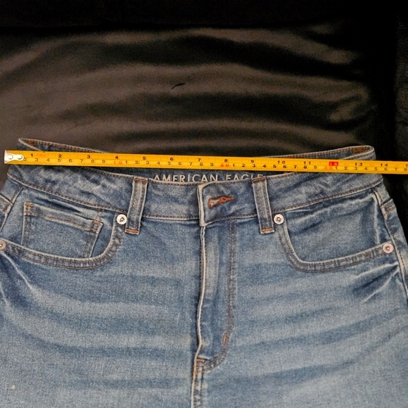 American Eagle Mom Shorts Stretchy High Rise Sz 2 US Denim Jeans - Picture 8 of 10